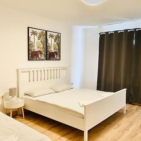 Tm Aparts Dortmund Esterno foto A bedroom