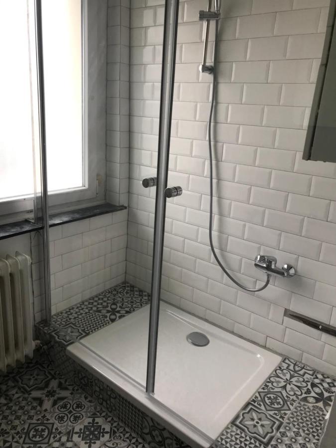 Tm Aparts Dortmund Esterno foto A shower